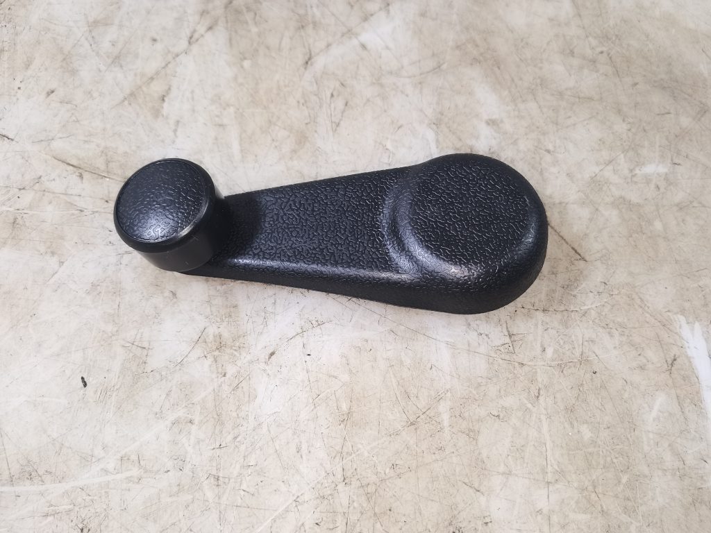 Ручка стеклоподъемника Фотон 1093/1099/1138/3251 ISUZU NQR71/NQR75/NQR90/NPR71/NPR75/NLR85/NMR85